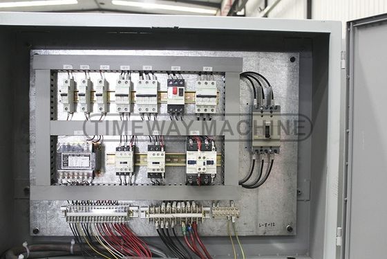 3900 кг. Вес 3725x1473x1622 мм. Горячий двигатель.