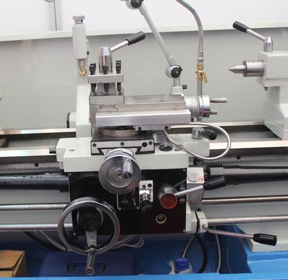 Средний универсальный механический токарный стан с максимальной длиной заготовки 1000 мм