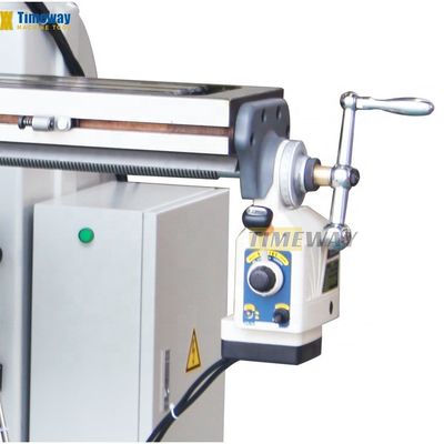 Высокоточная фрезерная машина с винтовой колючкой ISO50 и весом 1060 кг