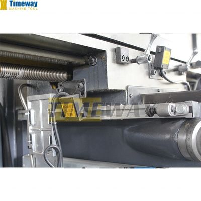 Высокоточная фрезерная машина TM500 H/V для обработки металлов на специальном столе