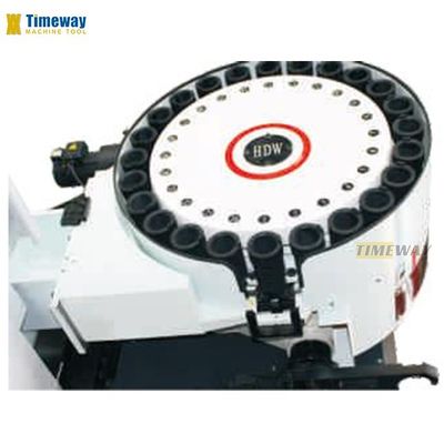 1300мм Столовой проезд высокоточный вертикальный центр обработки для передовых машин