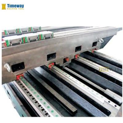 1300мм Столовой проезд высокоточный вертикальный центр обработки для передовых машин