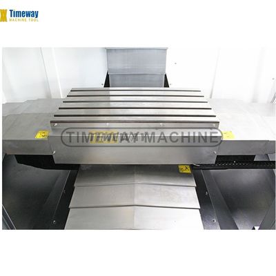 BT40 Спиндовый конусный вертикальный обрабатывающий центр высокой жесткости с высокой прочностью