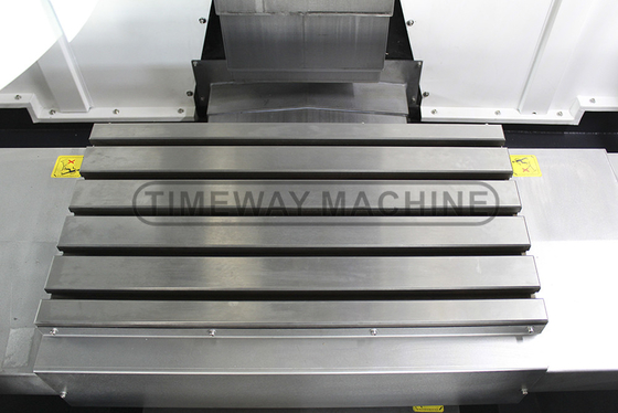VMC650 Вертикальный центр обработки CNC фрезерная машина с точностью позиционирования ± 0,01 мм