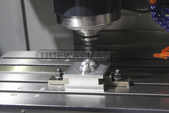 VMC850L Вертикальный обрабатывающий центр CNC-машина с технологией перемещения стола Y мм 500
